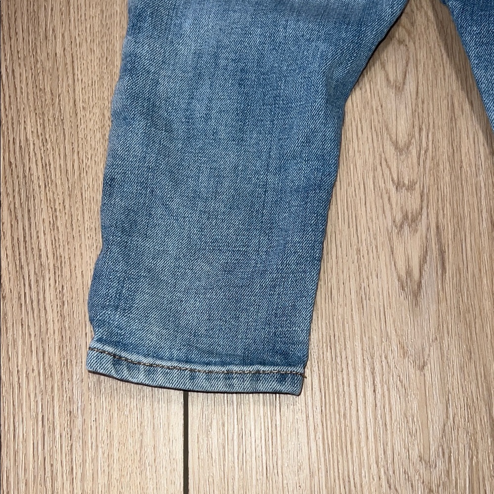 ๐๏ธ 4 for $20 ๐๏ธ - GAP Kids Light Blue Distressed Jeans - Picture 9 of 12